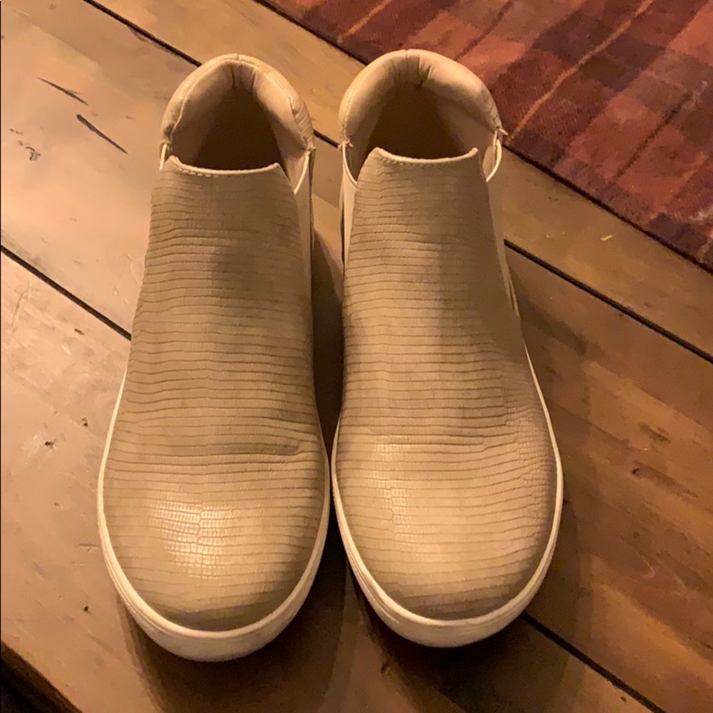 Coconuts by Matisse tan ankle sneakers Sz 7
